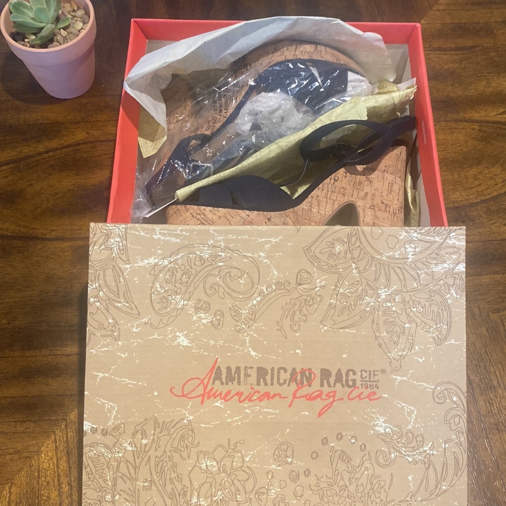 American Rag navy cork heels. Size 9.5. - Picture 7 of 9